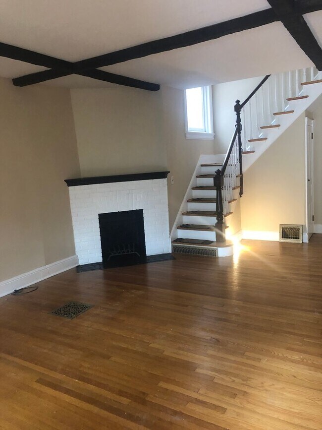 Building Photo - Fabulous 3 bedroom within walking distance to  the Brandywine zoo!