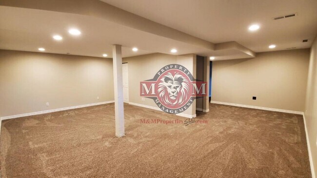 Building Photo - 5 Bd 3 Ba Remodeled Home in Midvale