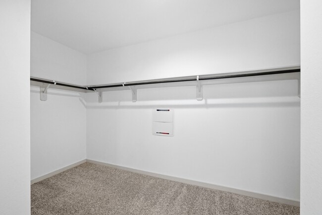 Building Photo - 818 Starcross Bnd Dr