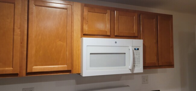 Building Photo - 2848 W Warren Blvd