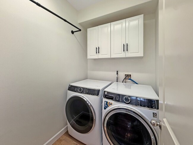 Building Photo - Modern Townhome in Otay Ranch – 3BR/2.5BA ...