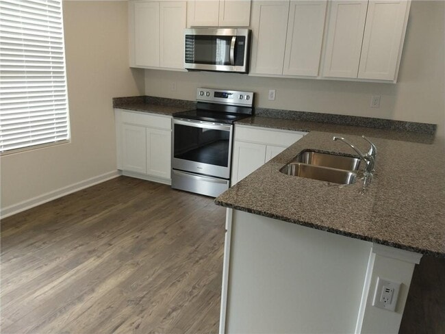 Building Photo - 51 Lk Ter Dr