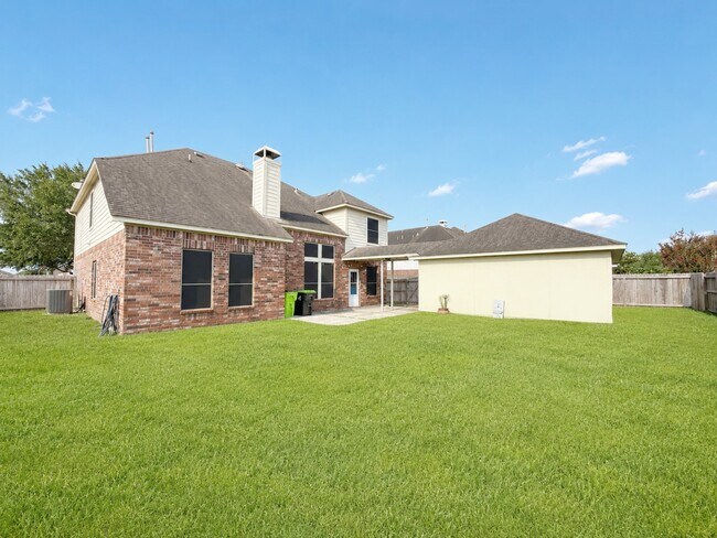 Building Photo - 3527 Hera Dr
