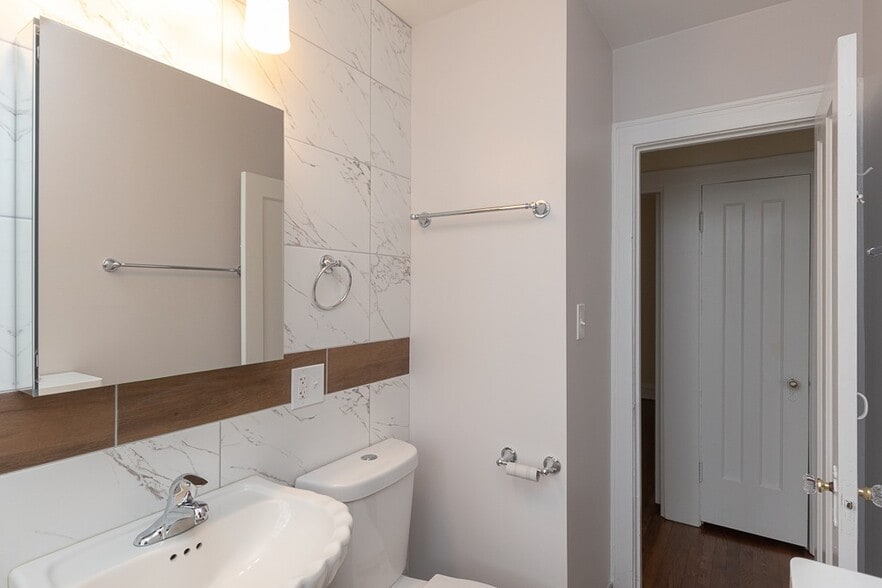 Building Photo - 4512 S Laporte Ave