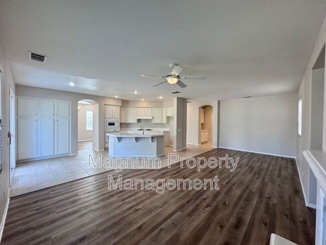 Building Photo - 30906 Crystalaire Dr