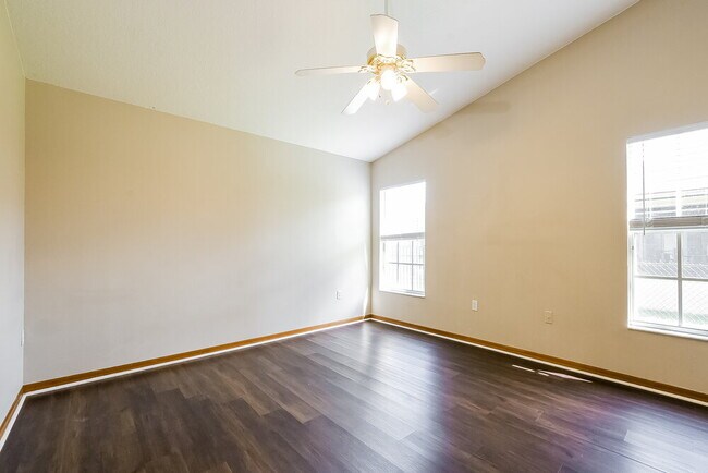 Building Photo - 2391 Sweetwater Blvd