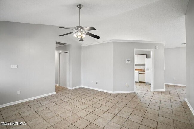 Building Photo - 424 Singletree Dr