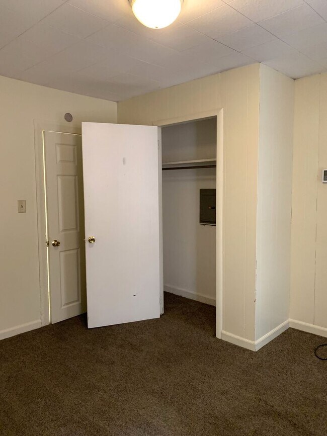 Building Photo - 212 E King St