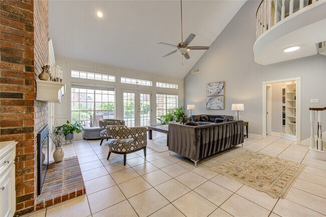 Building Photo - 3622 Springhill Ln