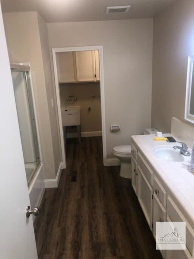 Building Photo - Beautiful 4 bedroom 2 bath home!