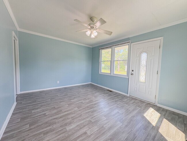 Building Photo - 2 Bedroom 1 Bathroom Home- No Pets