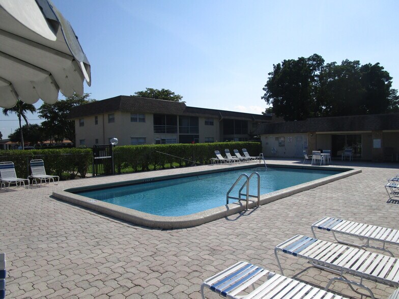 Pool - 9911 Sandalfoot Blvd