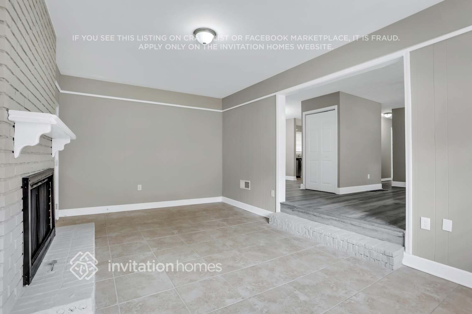 Building Photo - 3724 Manhattan Dr