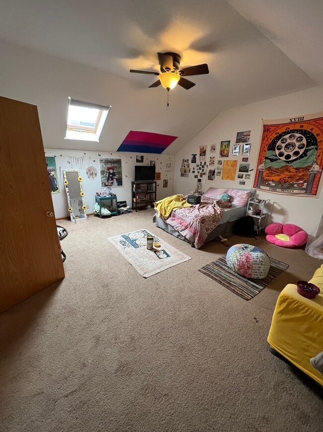 Building Photo - 4101 N Kenmore Ave