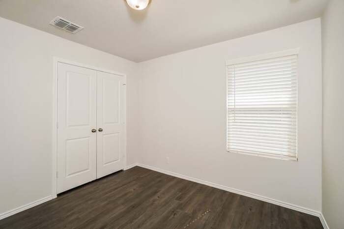 Building Photo - 5106 Jade Crossing