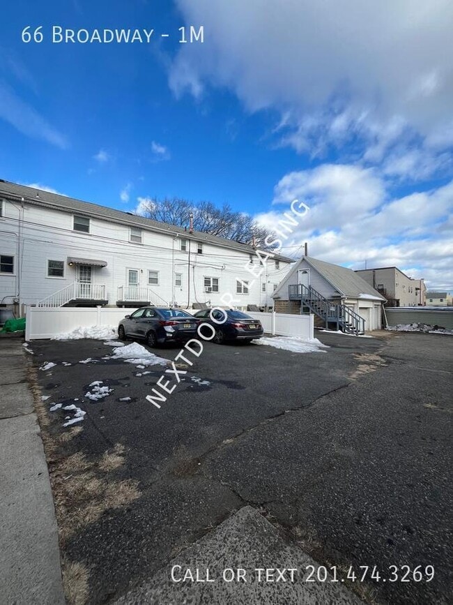 Building Photo - 66 Broadway-1M