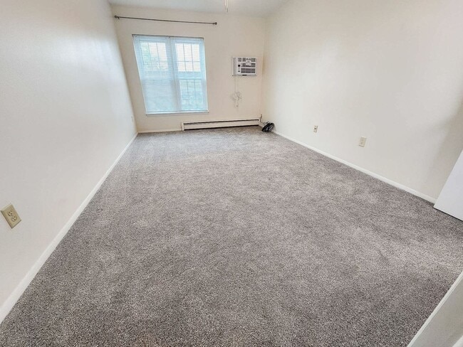 Building Photo - Updated 1 Bedroom Condo in Brown Deer