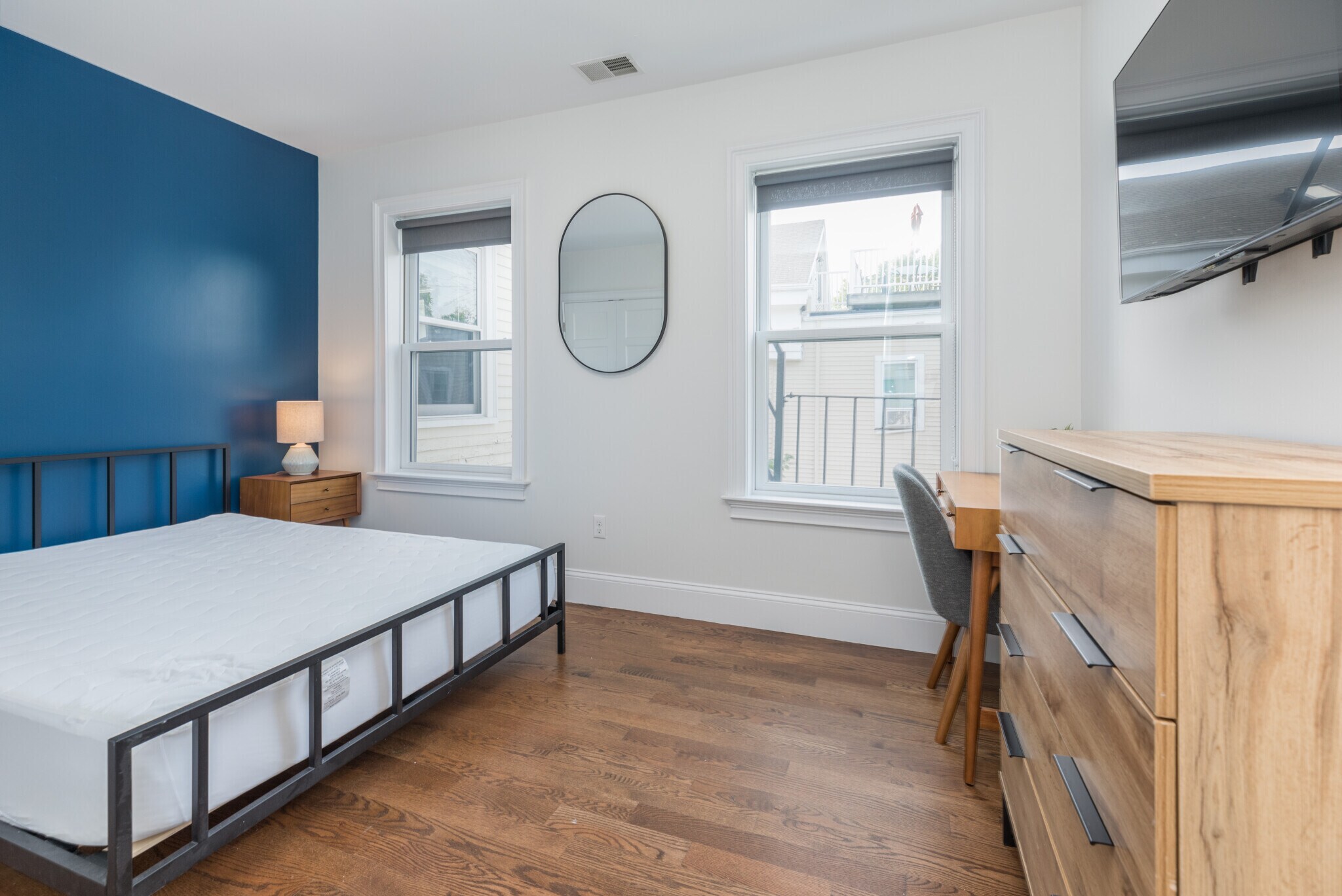 Building Photo - 121 Centre St