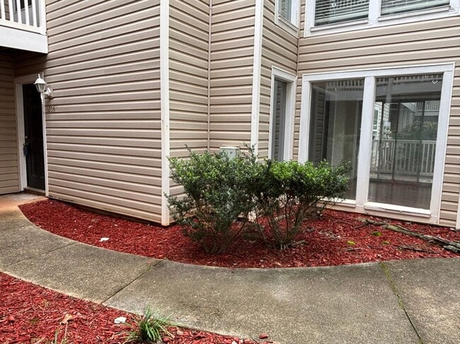 Primary Photo - 1206 Augusta Dr