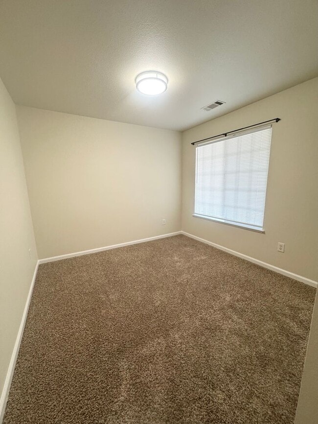 Building Photo - Nice Home in Quail Ridge Estates!!