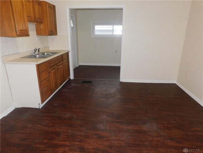 Building Photo - 906 Catherine St