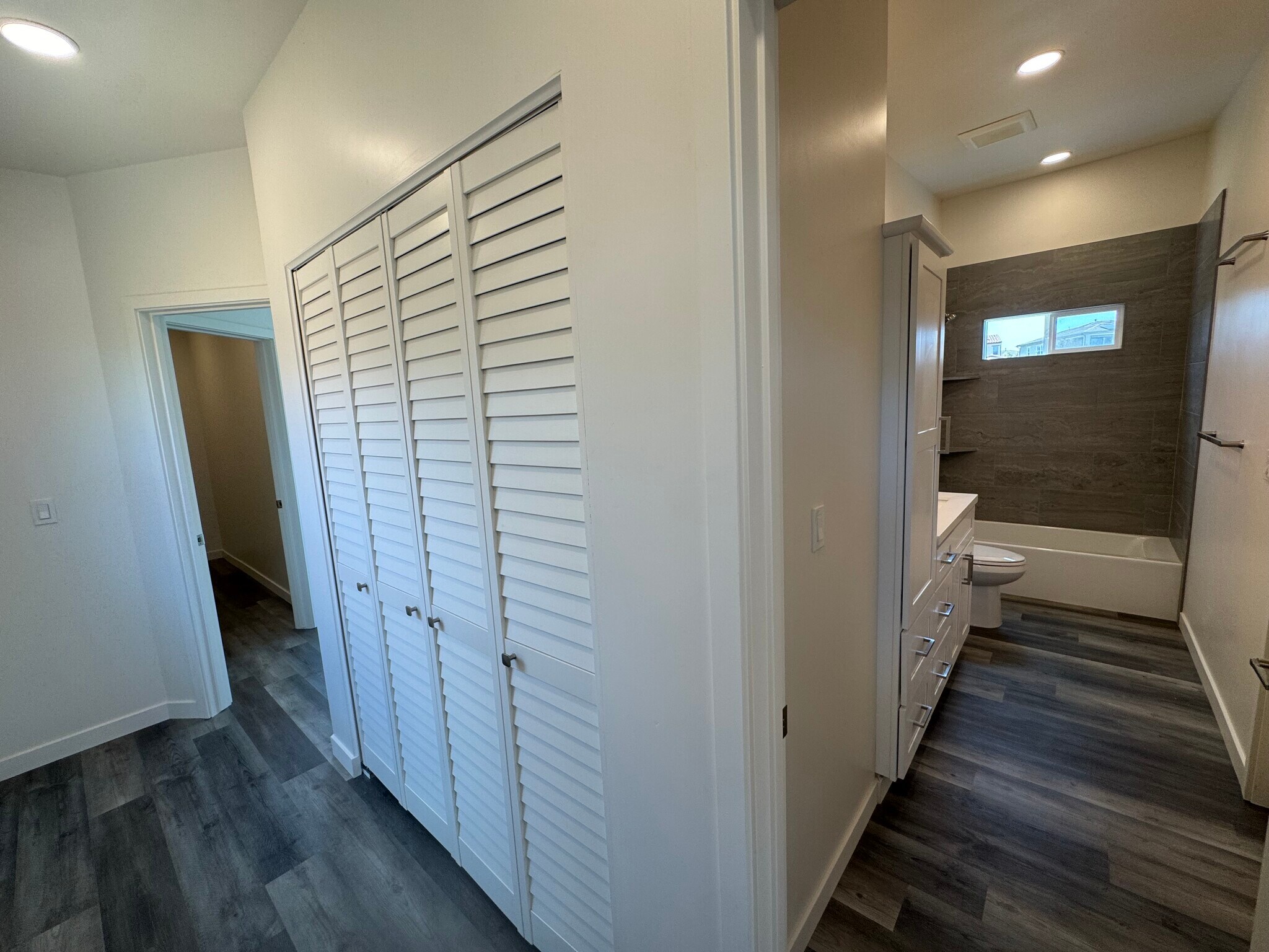Building Photo - 3535 Hatteras Ave