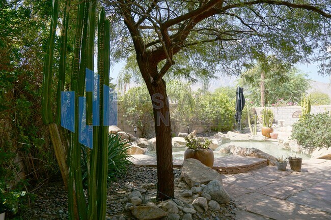 Building Photo - 2029 Savanna Way