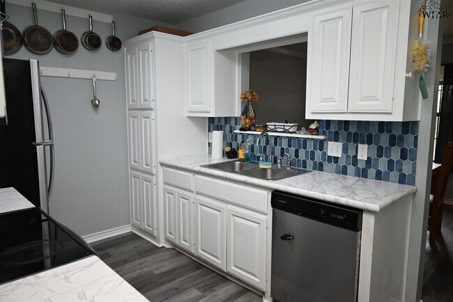 Building Photo - 5216 Brookwood Dr
