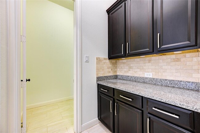 Building Photo - 25642 Luna Vista Dr