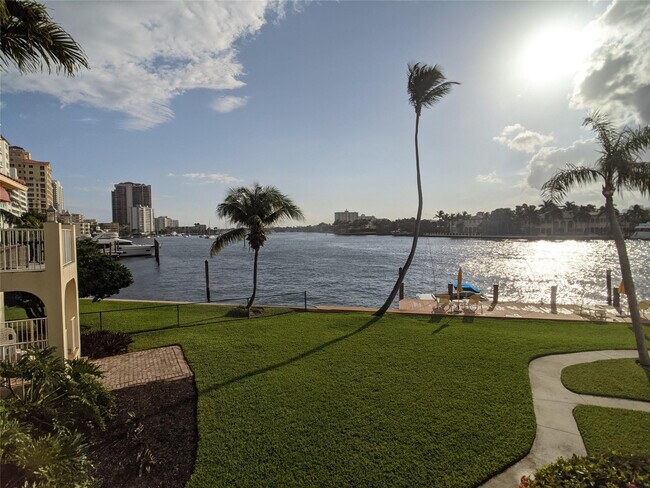 Building Photo - 341 N Birch Rd