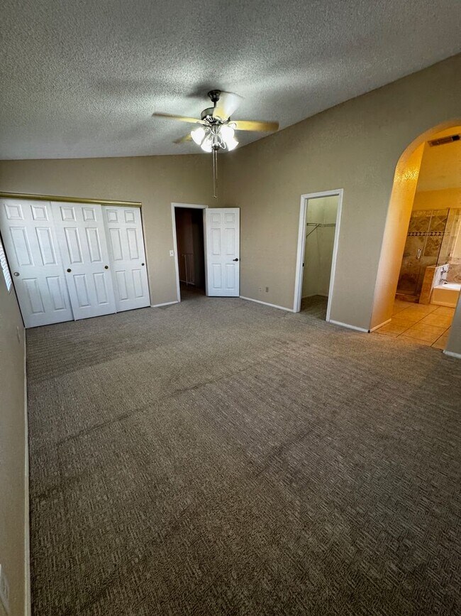 Building Photo - Charming 3 bedroom Green Valley home