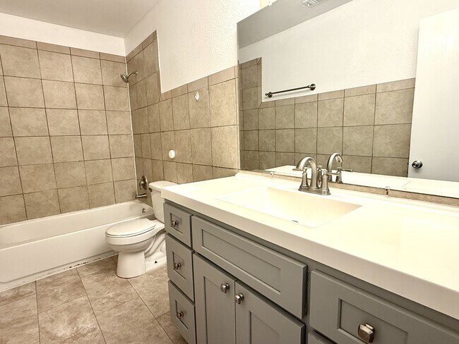 Building Photo - 529 W Metcalfe St