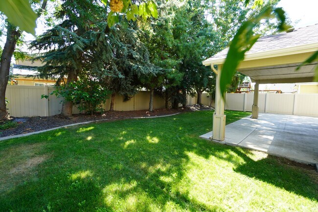Building Photo - 2934 NW 11th Ave