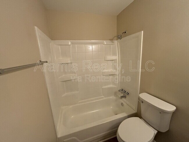 Building Photo - 3086 Drexel Ln