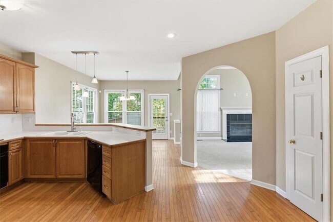 Building Photo - 3986 Fox Glen Dr