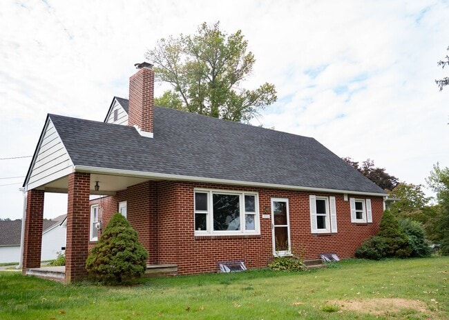 Building Photo - 3950 Locust Grove Rd