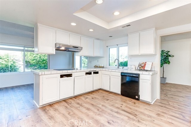 Building Photo - 23 Blazing Star