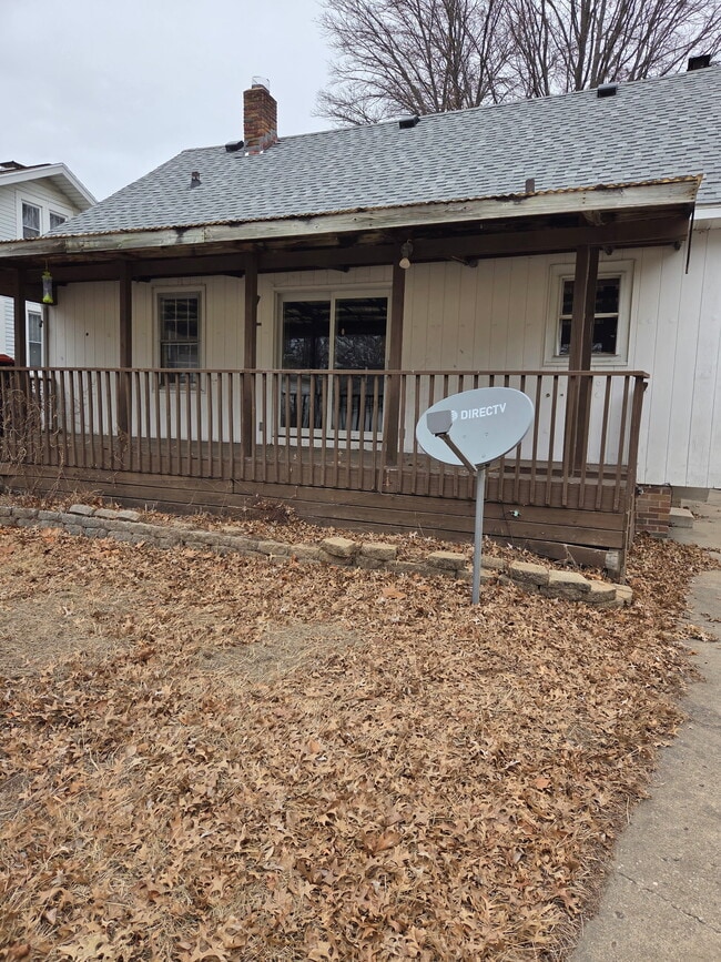 Building Photo - 1210 W Mac Queen Ave