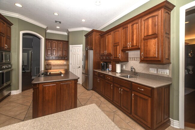 Building Photo - 21685 Merion Ct