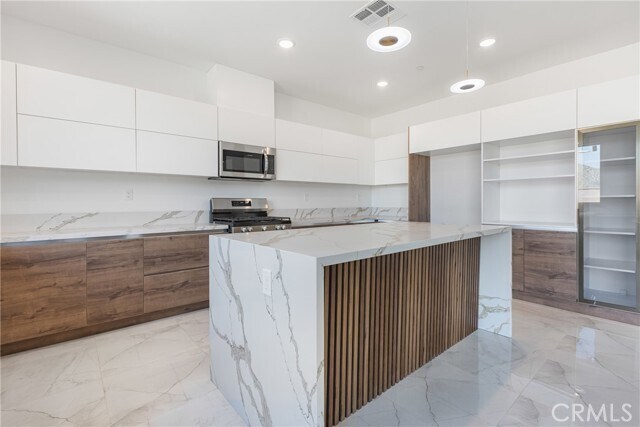 Building Photo - 14424 Buvan Ct