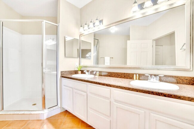 Building Photo - 14200 Avalon Rd