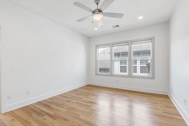 Building Photo - East Nashville Charmer