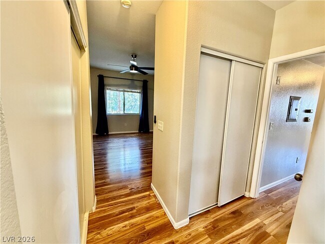 Building Photo - 5650 E Sahara Ave