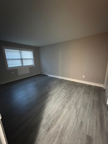 Building Photo - 431 Park Ave