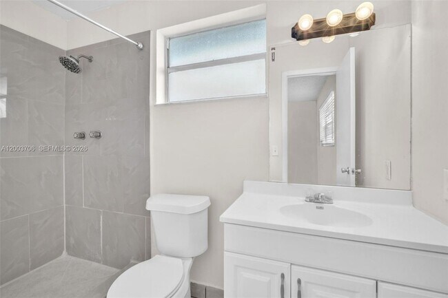 Building Photo - 2125 McKinley St