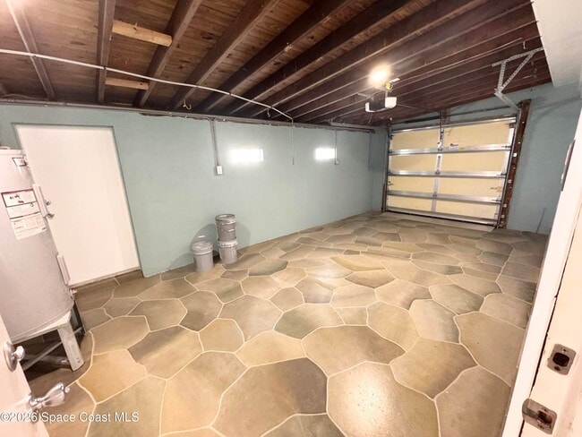 Building Photo - 249 Palm Ln