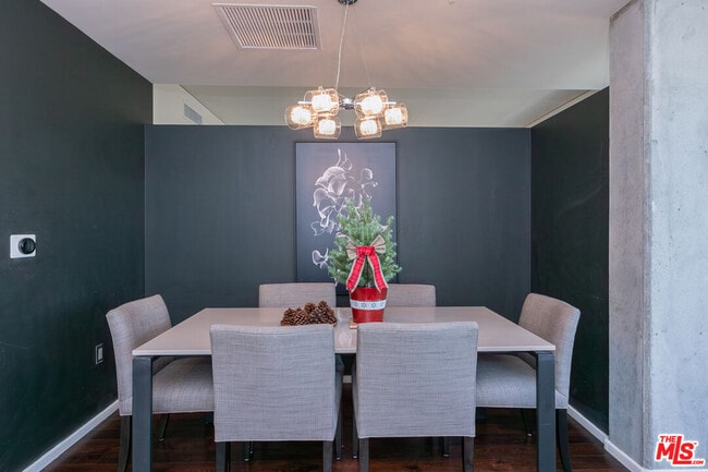 Building Photo - 1155 S Grand Ave