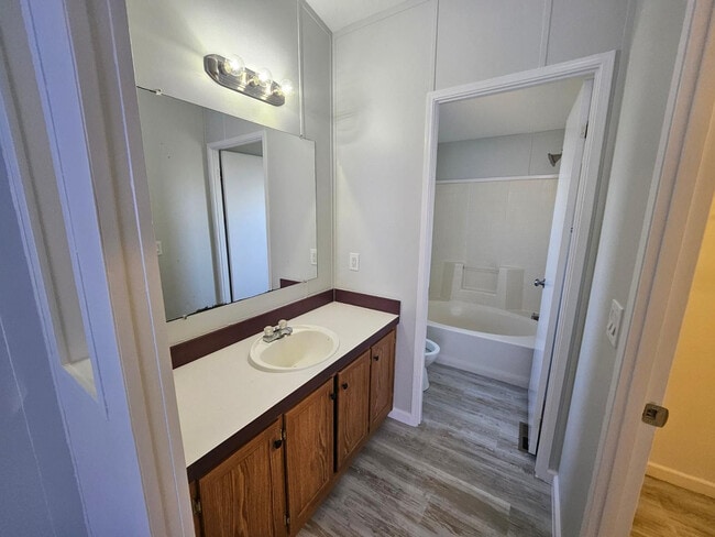 Building Photo - 725 S 97th Way