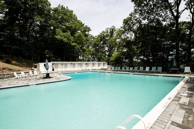 Building Photo - 16D Troy Dr