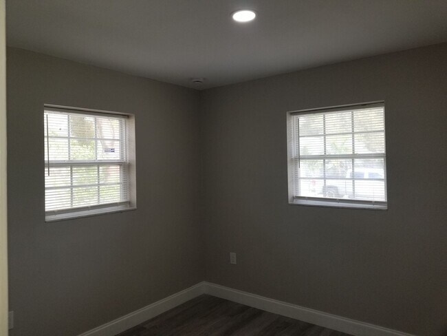 Building Photo - 2642-2648 Michigan Ave